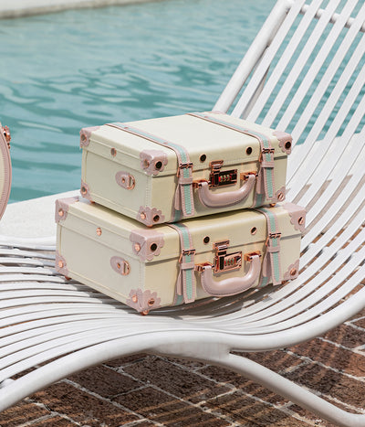 Minimalism Train Case - Cream White's