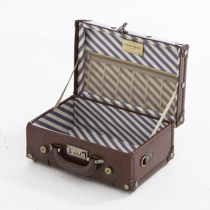 (Open Box) Minimalism Carry-on Set - Train Case